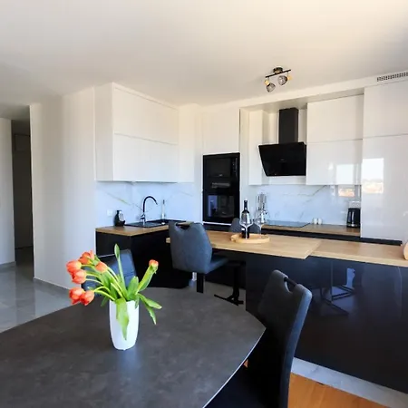 Apartment With Parking Space - 23525