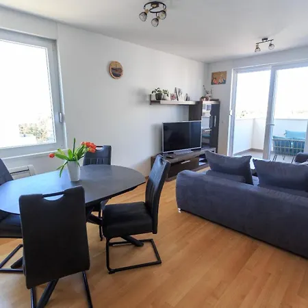 Apartment With Parking Space - 23525 Zadar